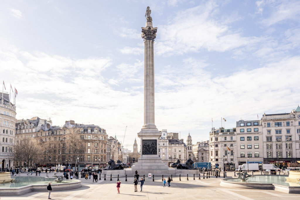 Nelson's column and water fountains at Trafalgar Square