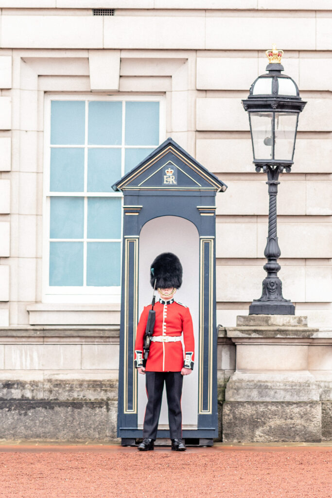 King & Queen's guard standing at Buckingham Palace